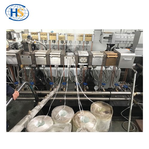 Doppelschneckenextruder zur Imprägnierung langer glasfaserverstärkter thermoplastischer Verbundstoffe