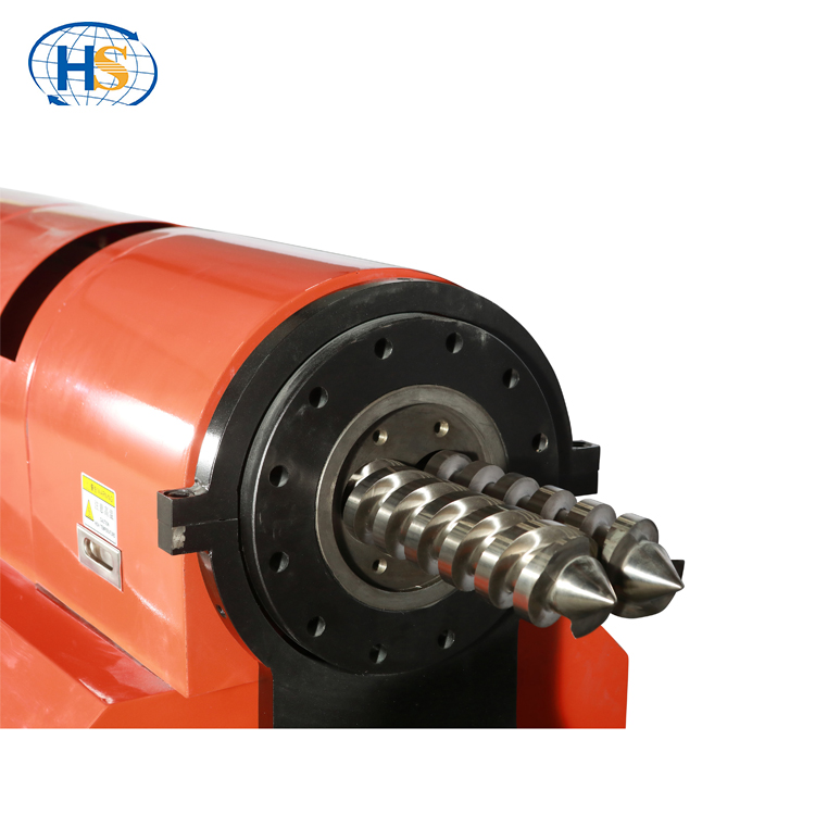 Maschine zur Herstellung von Weich- / Hart-PVC-Compoundiergranulat